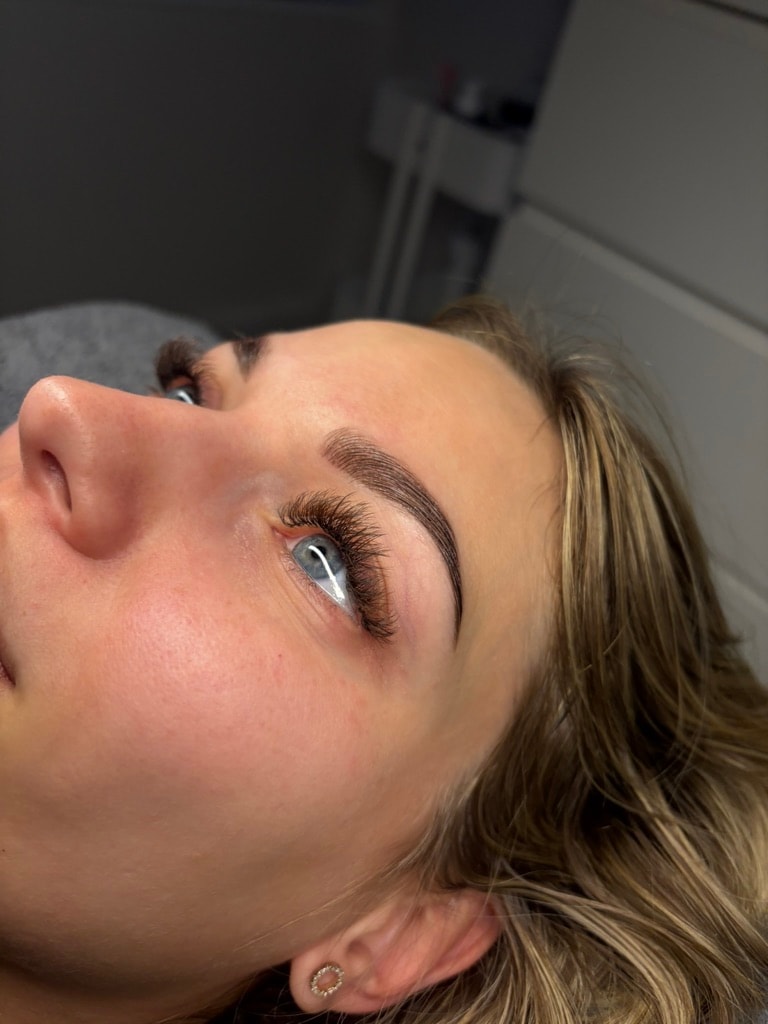 Hybrid Eyelash Extension