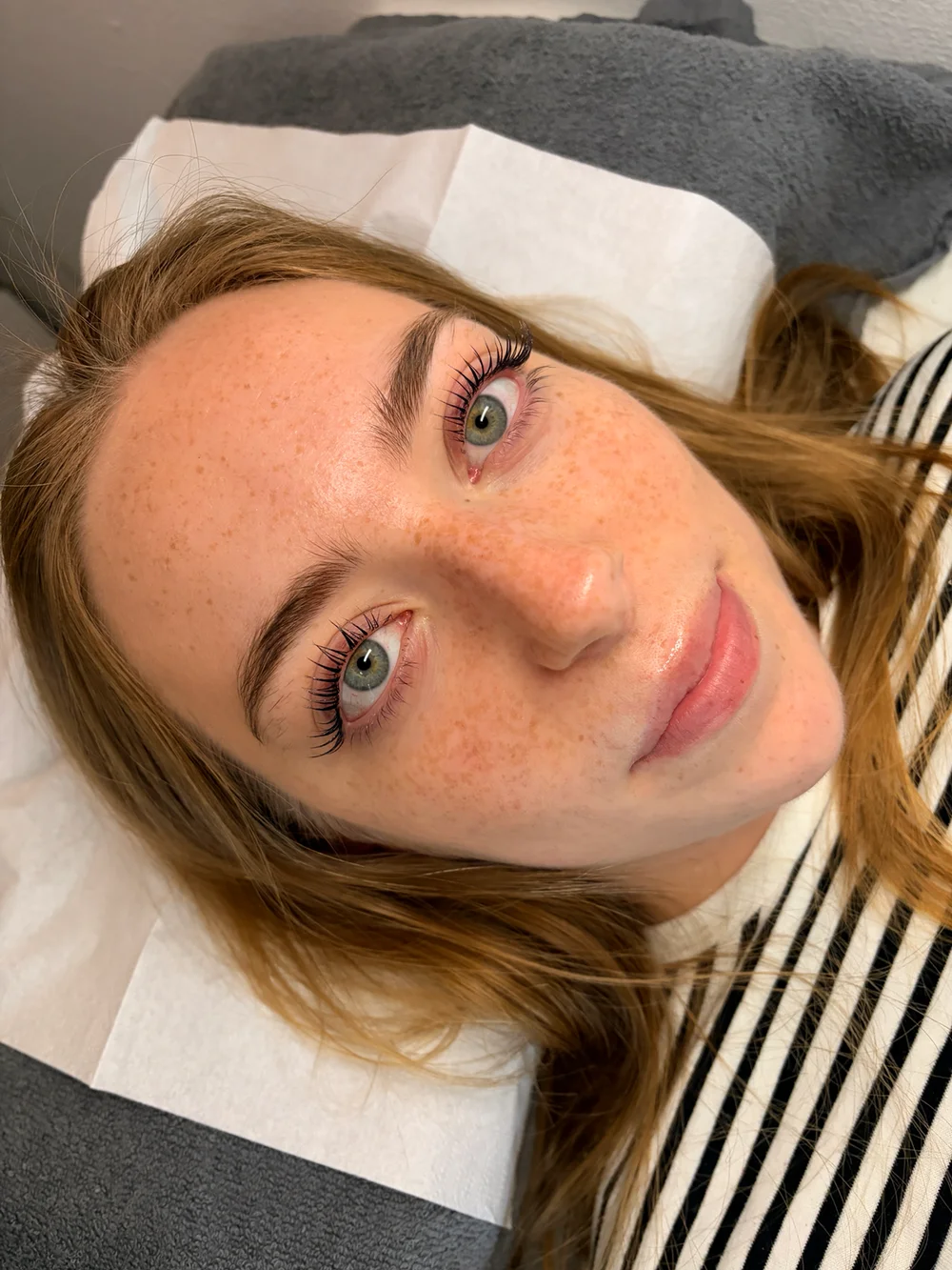 Vipper efter lash lift i klinikken