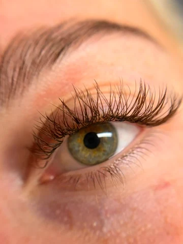 Nærbillede af eyelash extensions